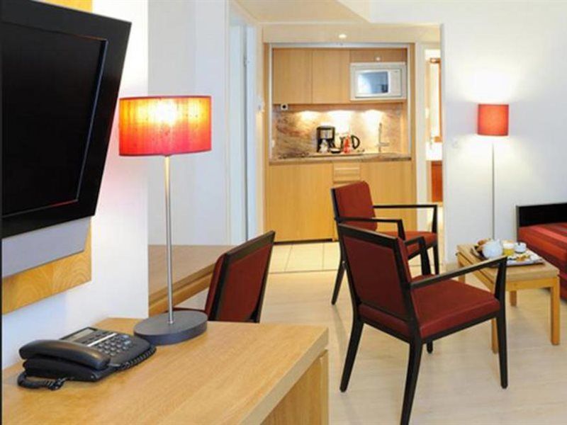 Residhome Courbevoie La Defense Exteriör bild